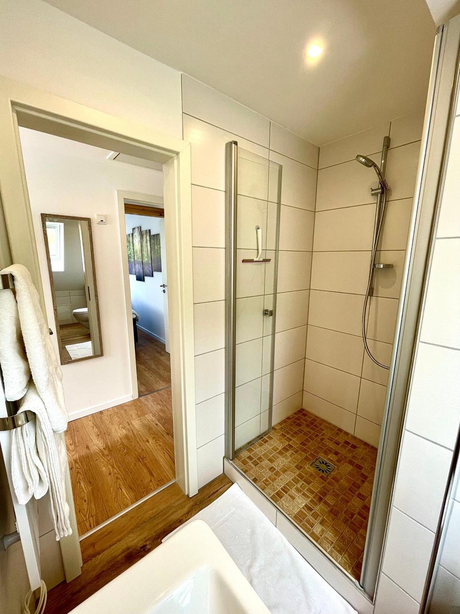 Sky Apartment, Blick zur Mosel, großer Balkon, Kaffeemaschine, Smart TV Zell Exterior foto