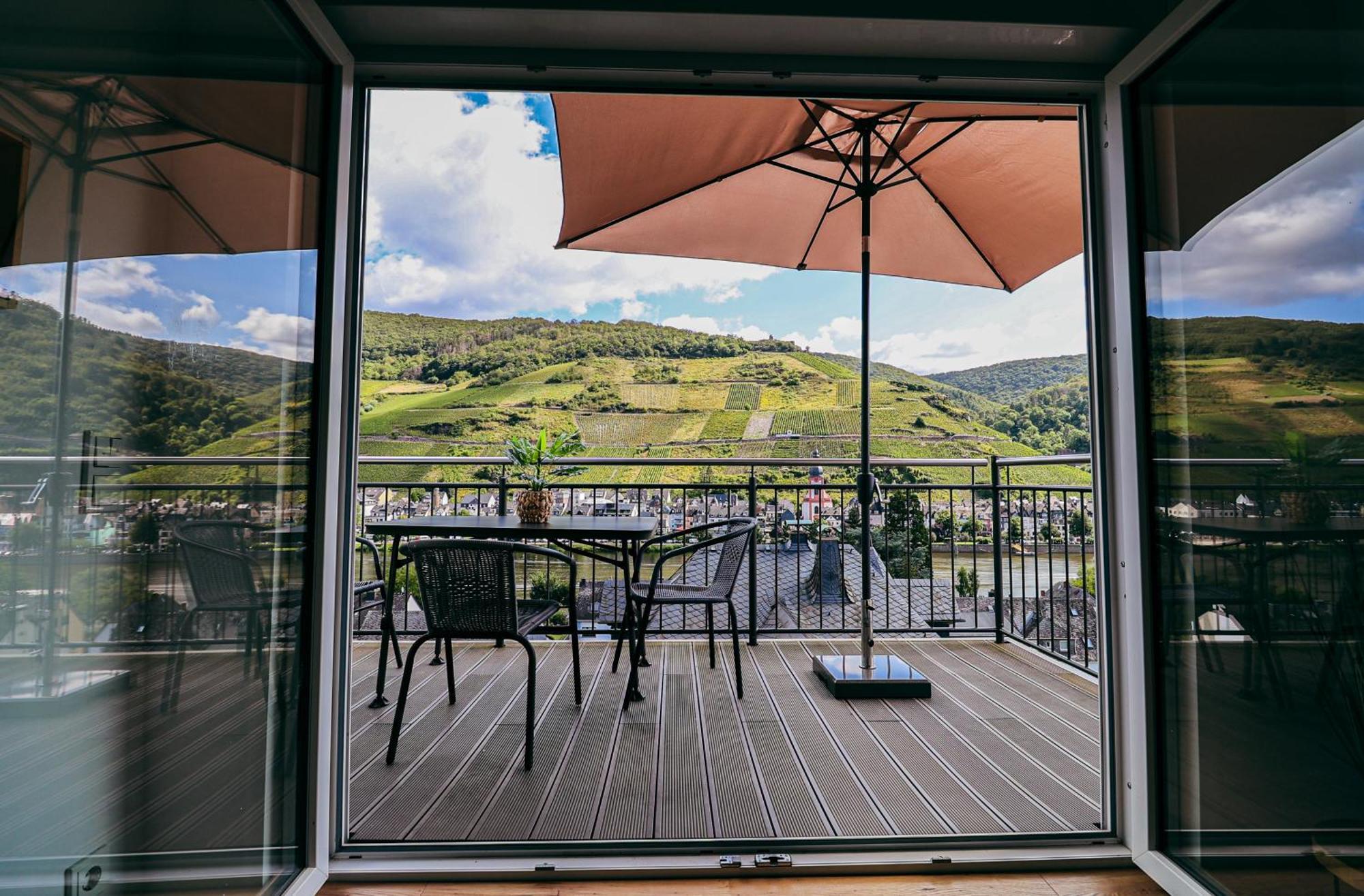 Sky Apartment, Blick zur Mosel, großer Balkon, Kaffeemaschine, Smart TV Zell Exterior foto